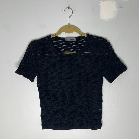 D. EXTERIOR Black Viscose Blend Semi Sheer Textured Short Sleeve Top Size Medium - Picture 1 of 6